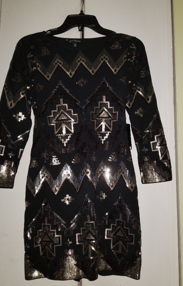 ๐HP๐ Sequined Express Bodycon Holiday Dress - Picture 2 of 5